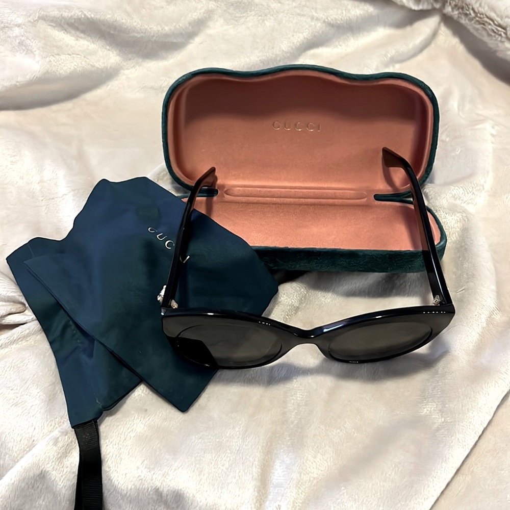 Gucci Sunglasses all black with case and dusk bag